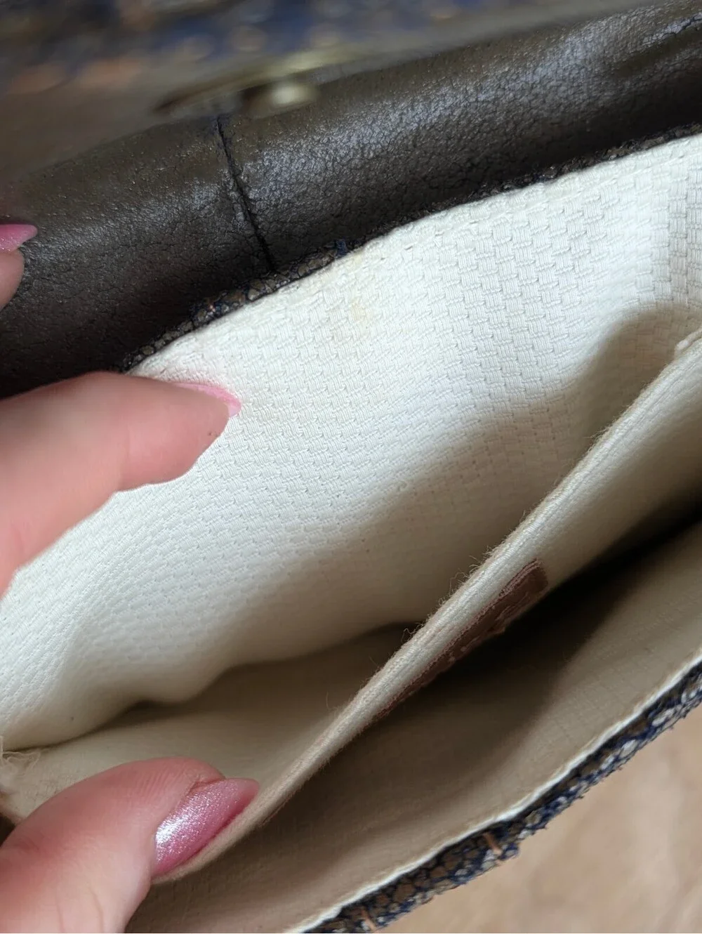 Jasmine vintage clutch